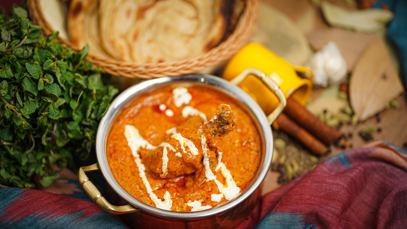 Dal makhani served with roti